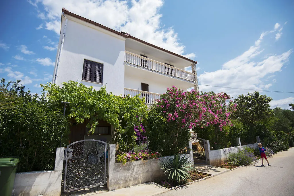 Apartments Petrcane Welcome Croatia