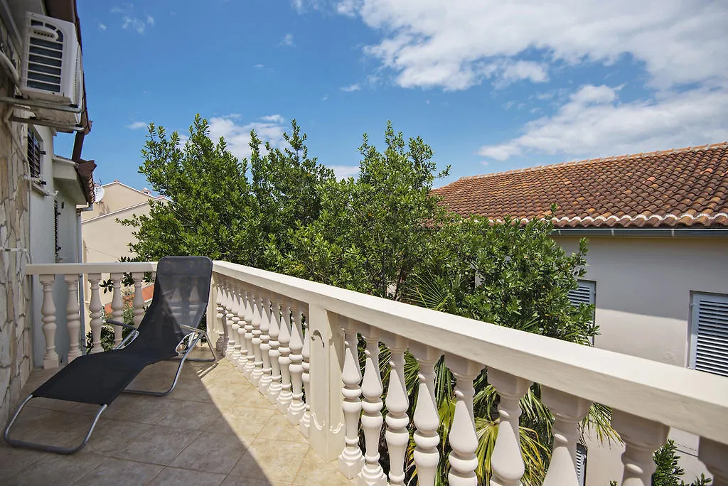 Apartments Petrcane Welcome 0*,