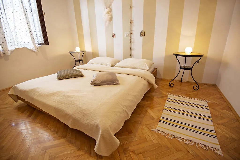 Apartments Petrcane Welcome Kroatien